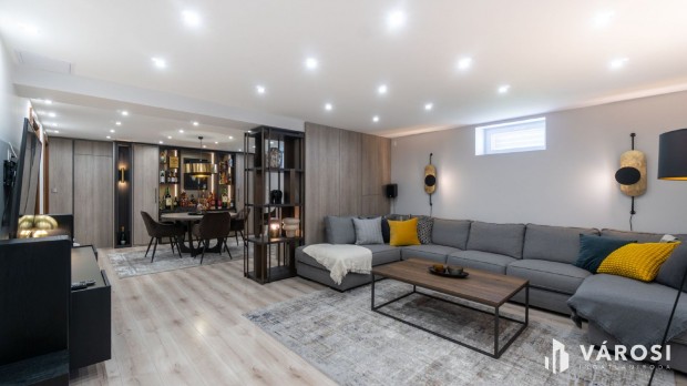 Exkluz�v csal�di h�z Tiszaf�ldv�r sz�v�ben