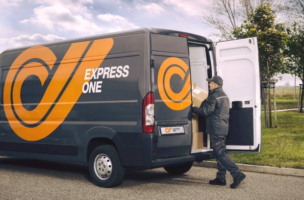 Expressone Fut�r �ll�s Kecskem�t