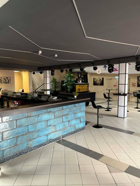 Extra Lehet�s�g !! Rendezv�nyh�z , Nagy K�lt�ri Telekkel , Elad� !!!