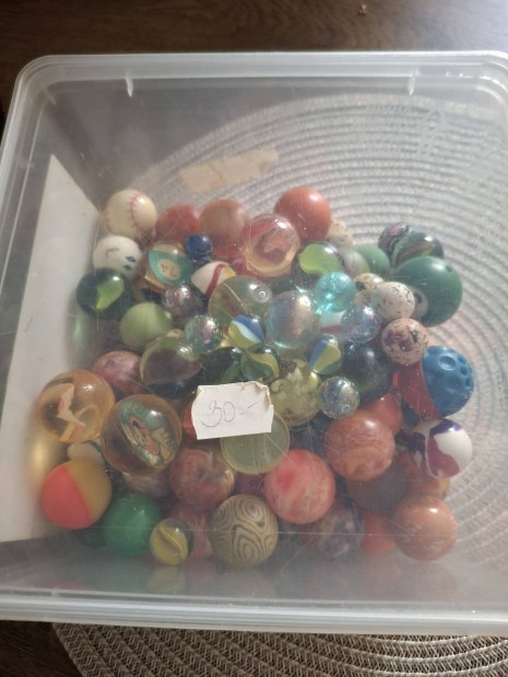 Extra Pattogós Gumilabda és üveggolyók..