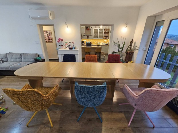 Extra nagyra kih�zhat� eb�dl�asztal �bud�n elad�