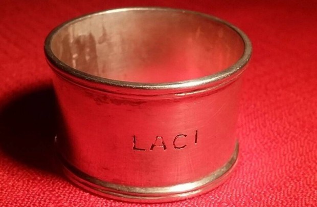 Ezüst, Régi Szalvétagyűrű - "Laci" Vésettel - Agárfejes 900-as ezüst