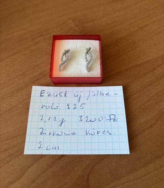 Ez�st f�lbeval� 