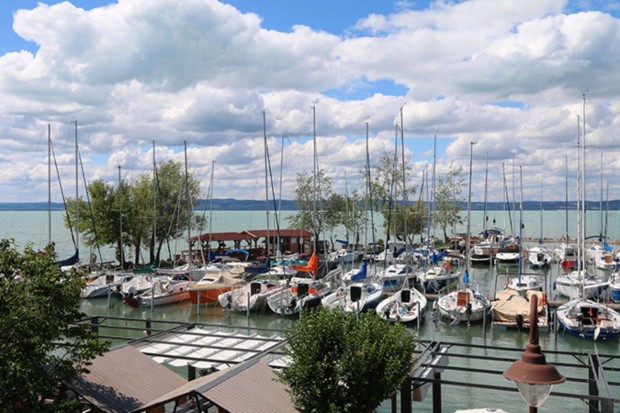 Ezüstpart Yacht Kikötő - Kikötőhely kiadó