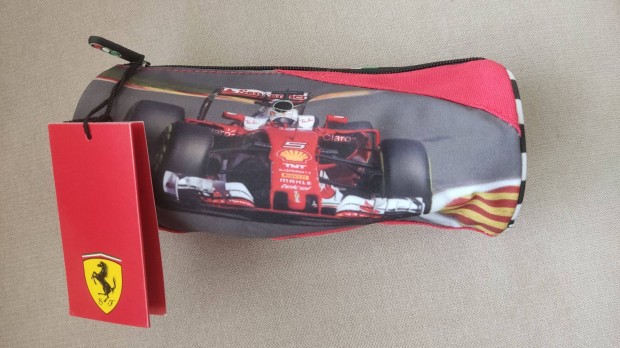 F1-es Ferrari tolltart