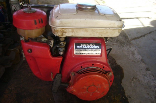 F400 Honda motor új gyűrű , a motor jó állapotú , gyújtás hibás