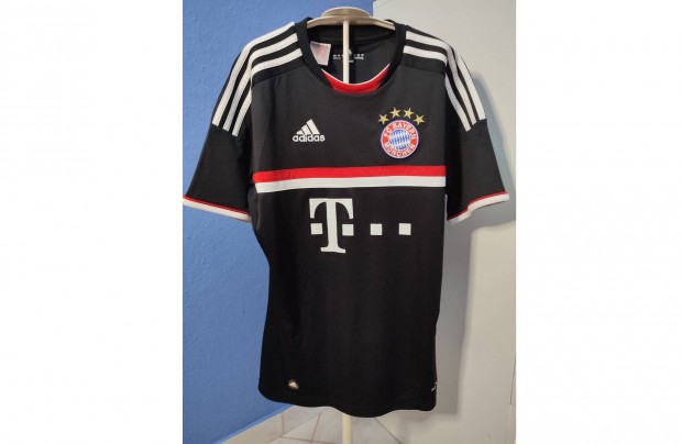 FC Bayern Mnchen 2011-es eredeti adidas fekete mez (XL, 176)