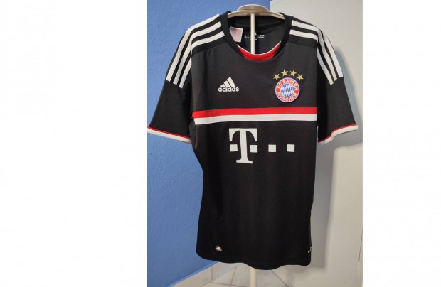 FC Bayern Mnchen eredeti adidas fekete 2011-es mez (XL, 176)