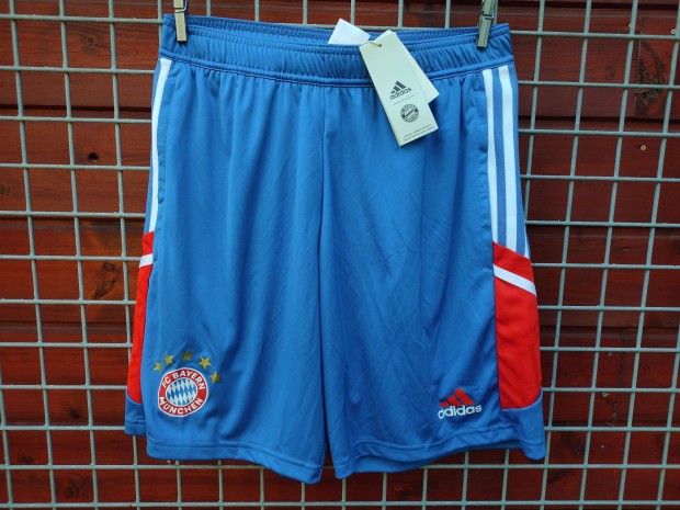 FC Bayern München eredeti adidas világoskék piros rövid nadrág (M)