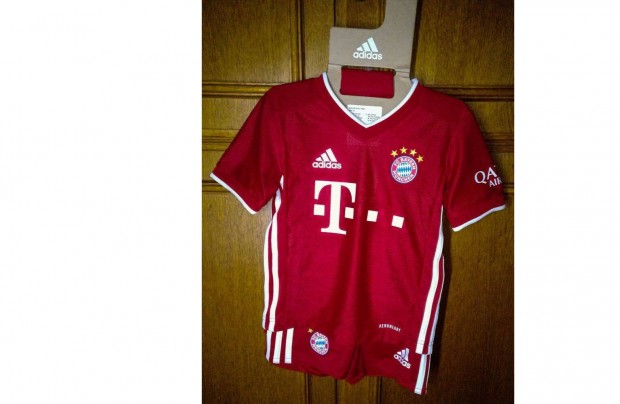 FC Bayern München piros eredeti adidas gyerek mez szett (104)