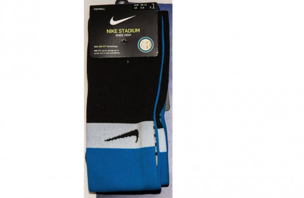 FC Internazionale eredeti Nike kék-fehér-fekete lábszárvédő (38-42)
