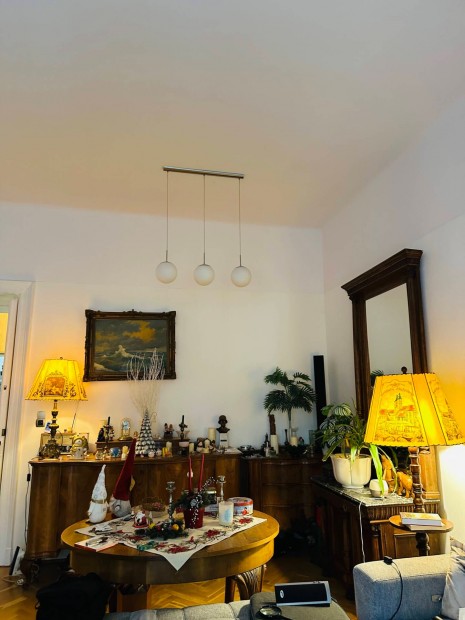 FEL�J�TOTT LAK�S, KIV�L� HELYEN BUDA SZ�V�BEN!