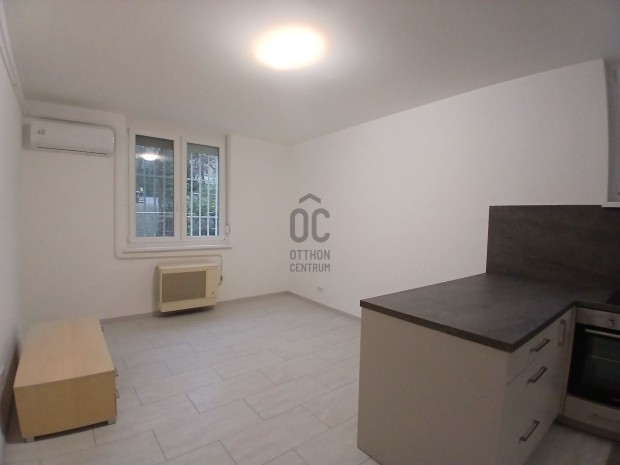 FEL�J�TOTT, AZONNAL K�LT�ZHET� GARZON SASADON