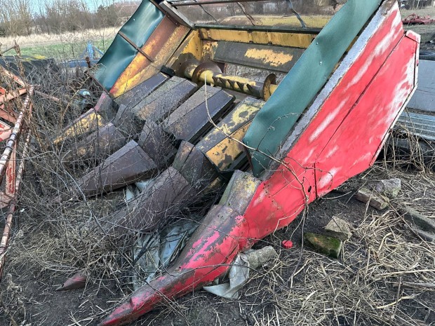 FKA-401 Kukorica Asztal