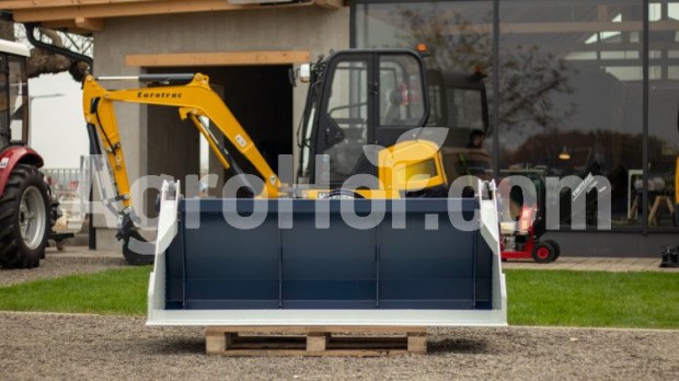 FK Machinery 4 az 1-ben kanál 200 cm-es