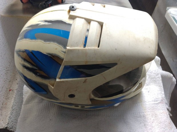 FM.Cross-Endur�-Retr� buk�sisakok