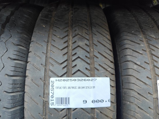 FORTUNE FSR71 205/70R15C 106/104R DOT0119 5MM HASZNÁLT NYÁRIGUMI R