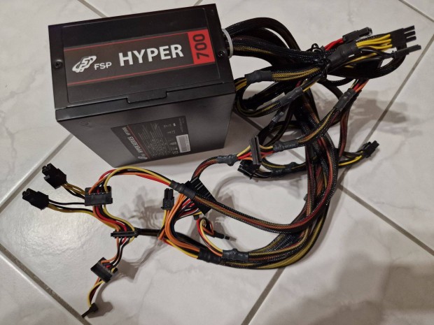 FSP Hyper HP700S tpegysg