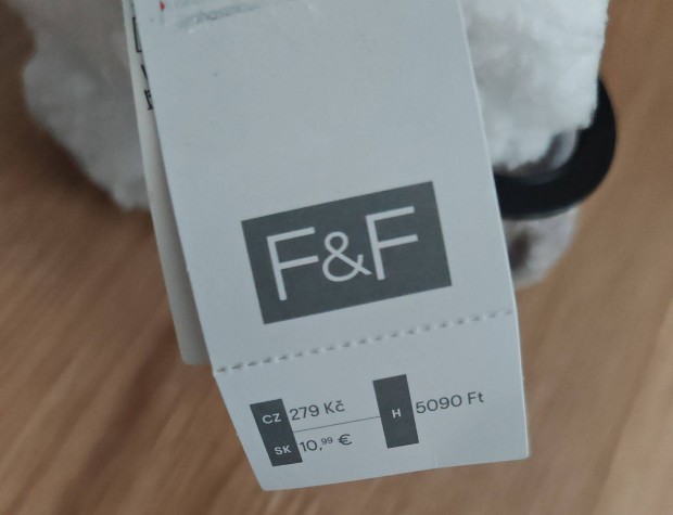 F&F extra puha meleg uj 5000 Ft-os házimamusz zokni