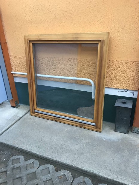 Fa ablak 118x124 hőszigetelt üveg