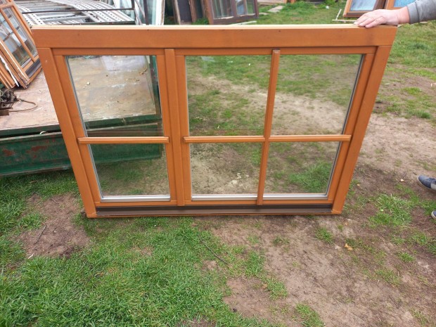 Fa ablak 164 cm x 114 cm