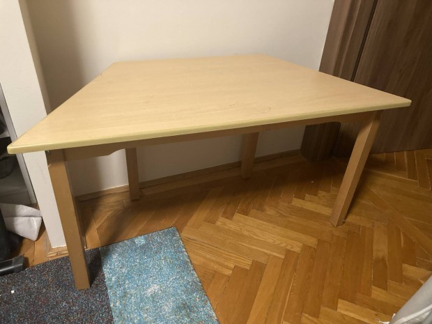 Fa asztal 120 x 60 cm