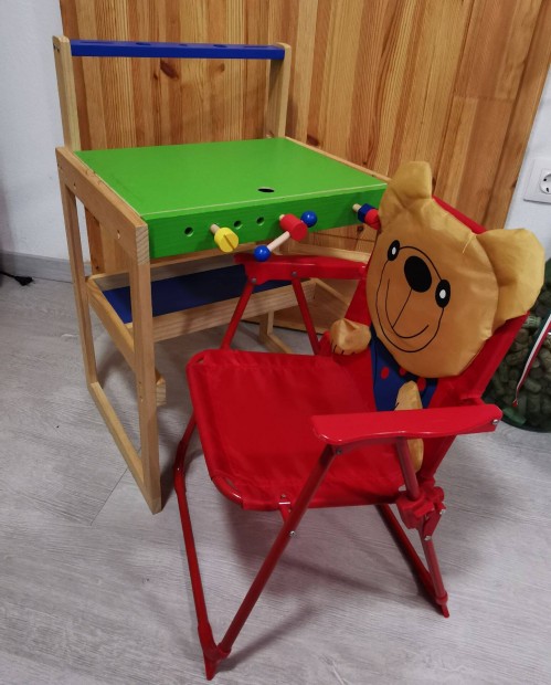 Fa barkács és rajzasztal + összecsukható szék 2-3-4 éves gyerekeknek
