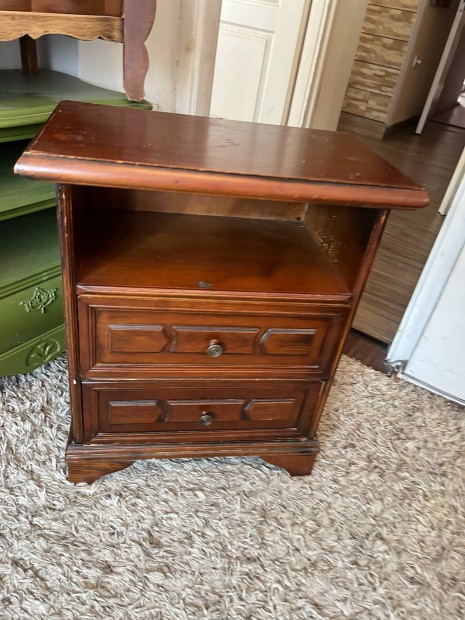 Fa �jjeli szekr�ny 53x30/ 63 elad� bp.17 kerben 