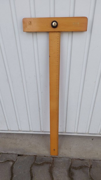 Fa fejes vonalzó 75 cm