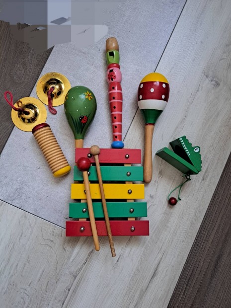 Fa hangszerek, baba hangszerek