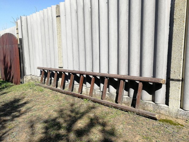 Fa létra 12 fokos eladó