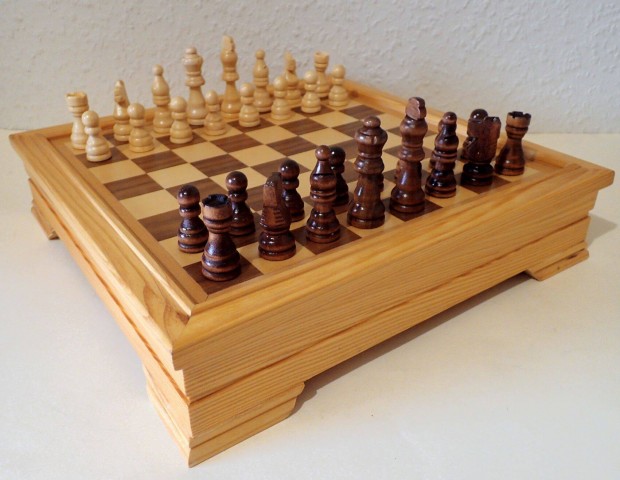 Fa sakk k�szlet f�b�l k�sz�lt sakkt�bla figura b�bu t�bla d�ma domino