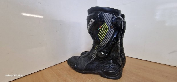 Falco 42-es motoros csizma 