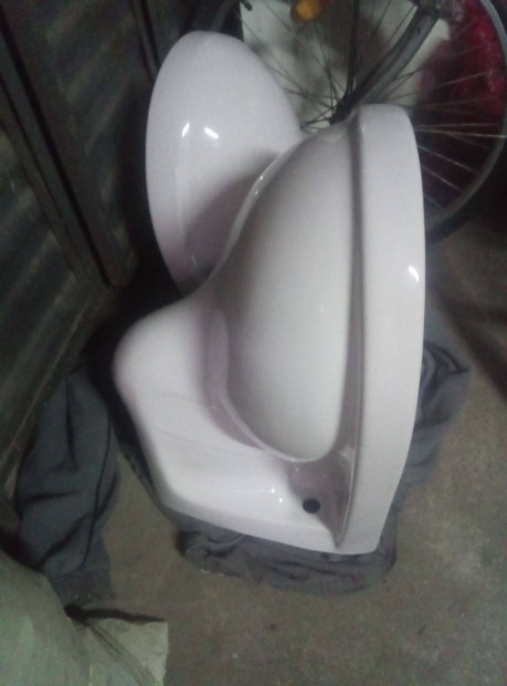 Fali wc elad