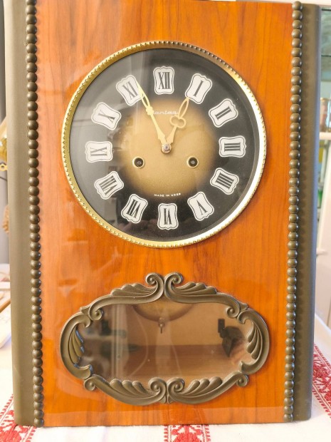 Fali�ra tartoz�kokkal