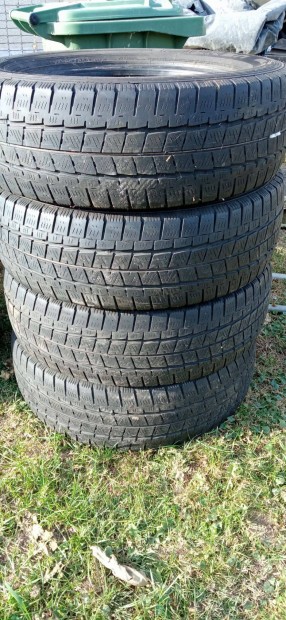 Falken 16"-os C tli gumi
