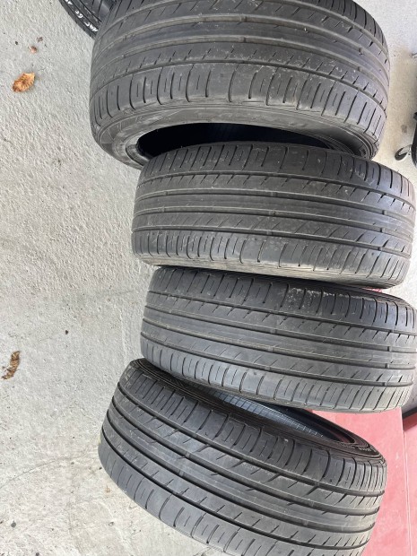 Falken 235 50 R18 4db nyárigumi