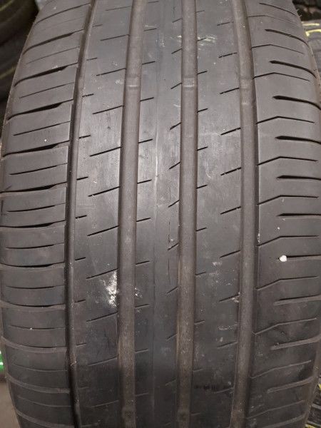 Falken 235/55R17 ZE310 5mm DOT20 hasznlt gumi HG9374 nyri