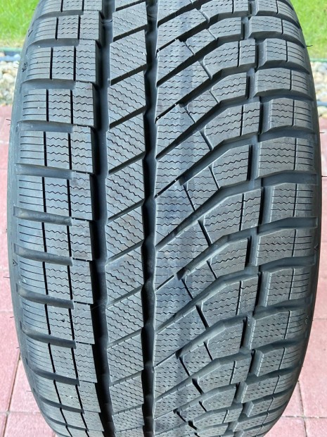 Falken 245/35/R19 Eurowinter HS02 Pro tli gumi garnitra 4db)