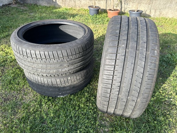 Falken 255/40 R18-as nyári gumi