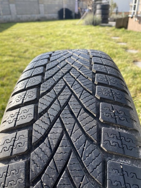 Falken T�ligumi Elad�