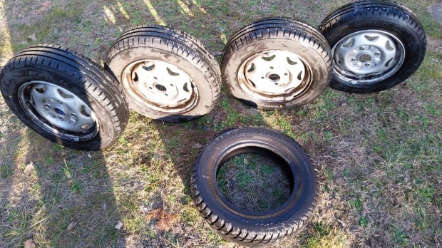 Falken nyári autógumi szett R13, pótgumival olcsón eladó