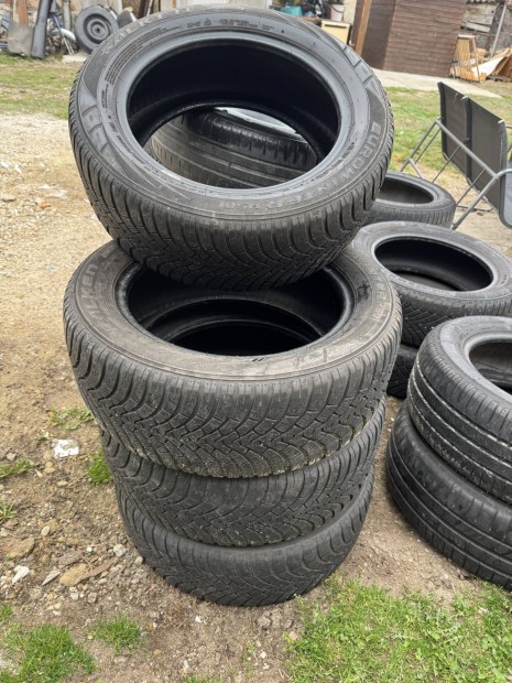 Falken tli gumi 4db 205/55 R16 elad 