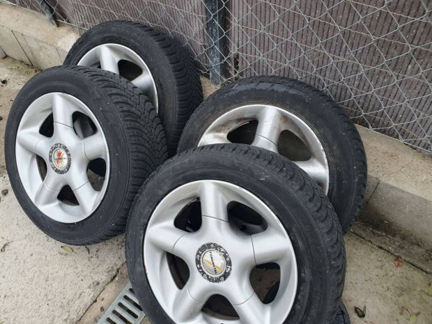 Falken tligumi, Fondmetal Tech 1 felnire szerelve 195/55R15