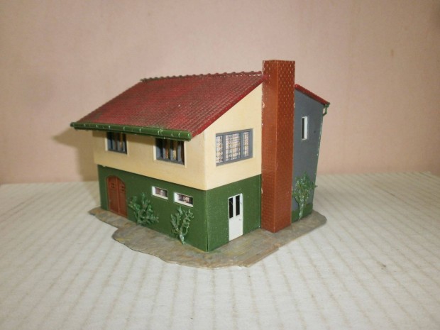 Faller 223 - családi ház garázzsal - 1:87 - ( F-84)