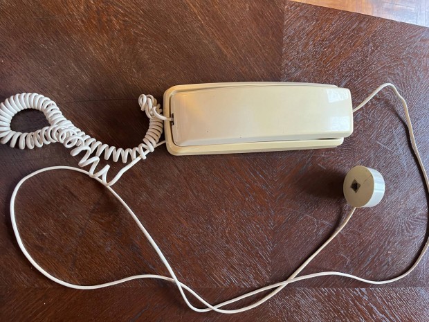 Falra szerelhető, vezetékes telefon