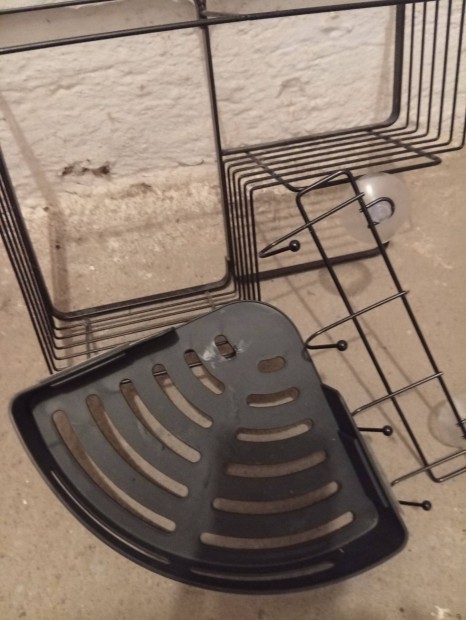 Falra szerelhet� polc