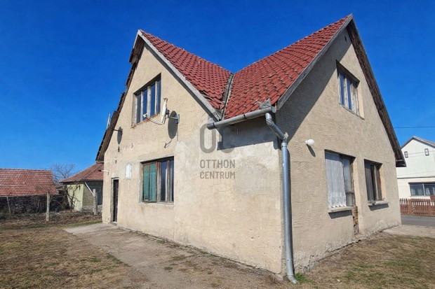 Falusi CSOK-ra alkalmas csal�di h�z Debrecent�l 25 km-re elad�
