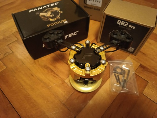 Fanatec Podium Hub + Cluster Pack s QR2  ingyen foxpost