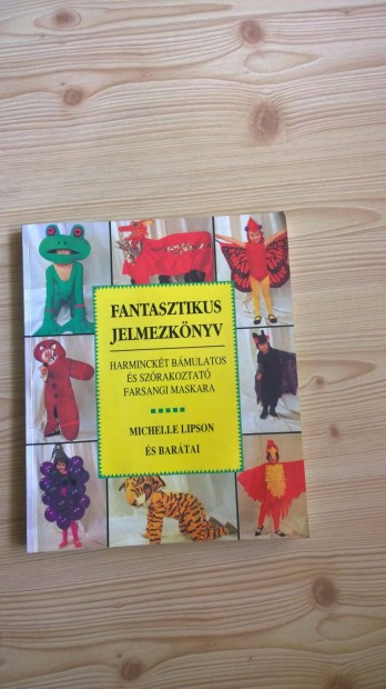 Fantasztikus jelmezknyv